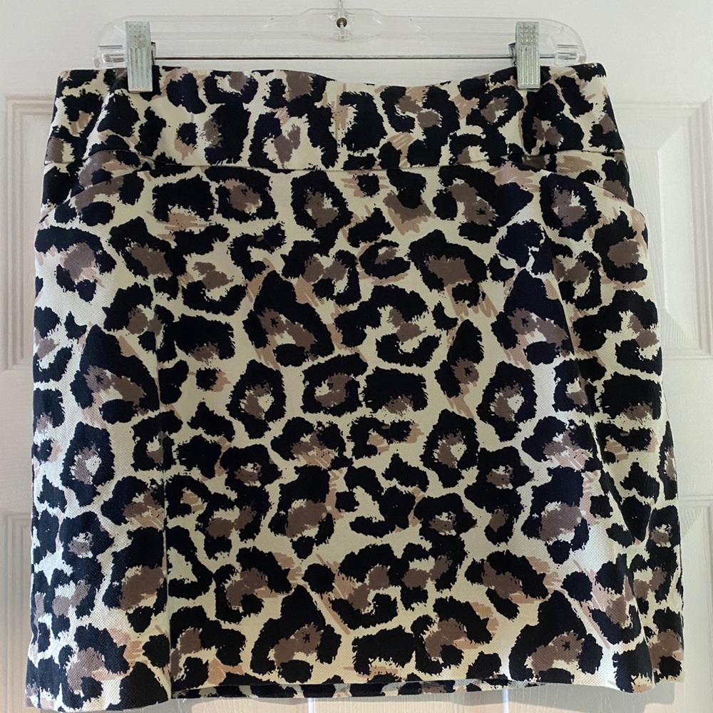 Beautiful animal print LOFT skirt - size 10